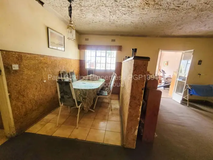 6 Bedroom House for Sale in Newlands, Harare