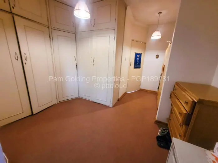 6 Bedroom House for Sale in Newlands, Harare