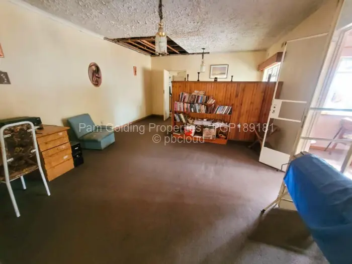 6 Bedroom House for Sale in Newlands, Harare