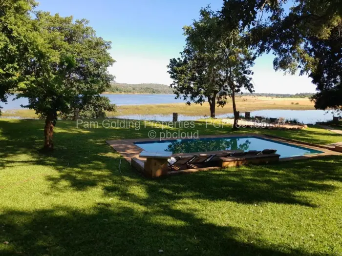 Warehouse/Industrial for Sale in Chirundu, Chirundu