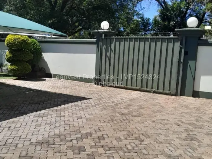 5 Bedroom House for Sale in Alexandra Park, Harare