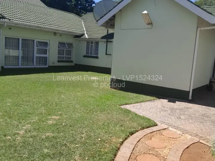 5 Bedroom House for Sale in Alexandra Park, Harare