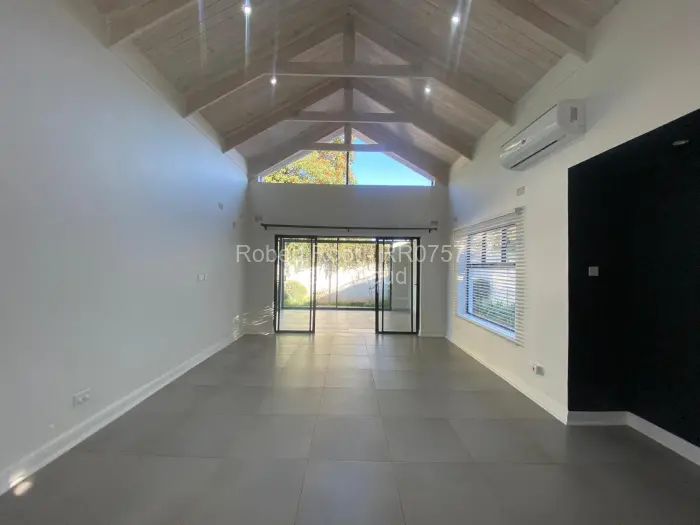 Townhouse/Complex/Cluster to Rent in Kensington, Harare