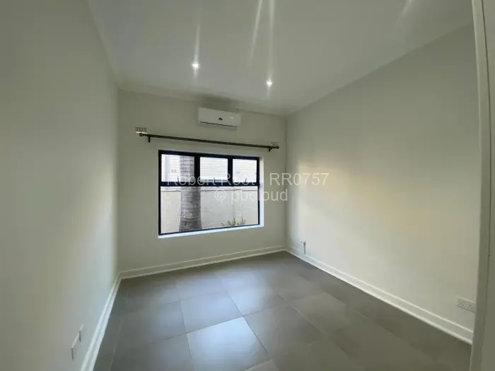 Townhouse/Complex/Cluster to Rent in Kensington, Harare
