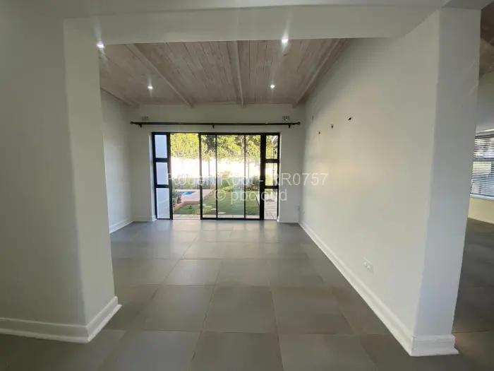 Townhouse/Complex/Cluster to Rent in Kensington, Harare