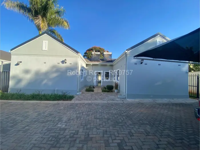 Townhouse/Complex/Cluster to Rent in Kensington, Harare