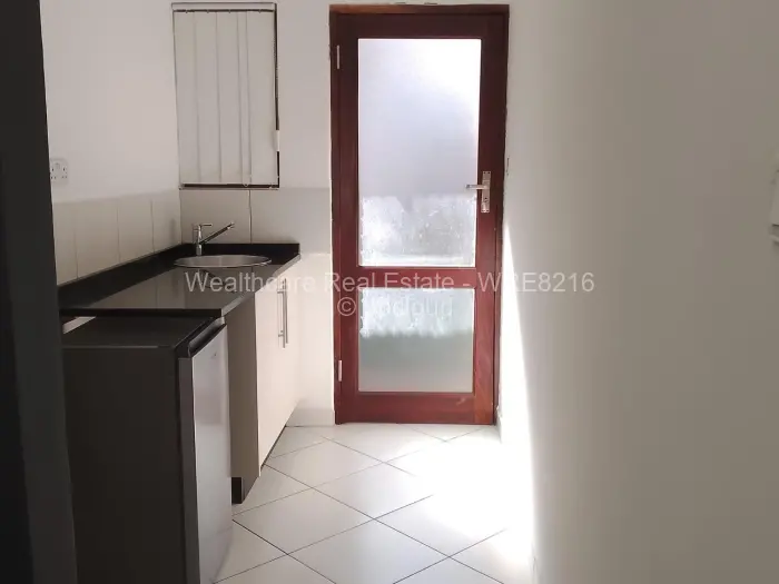 Commercial Property to Rent in Avenues