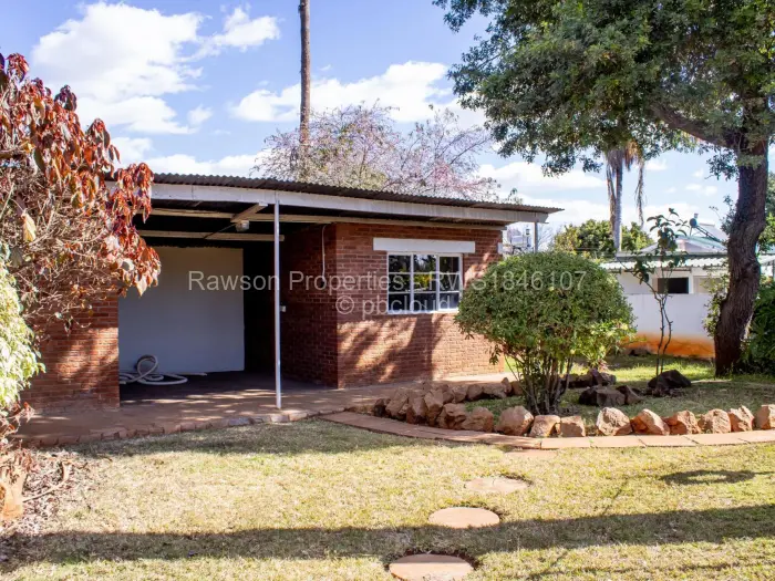 5 Bedroom House for Sale in Alexandra Park, Harare