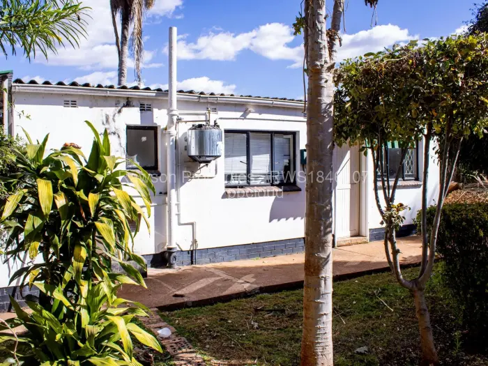 5 Bedroom House for Sale in Alexandra Park, Harare