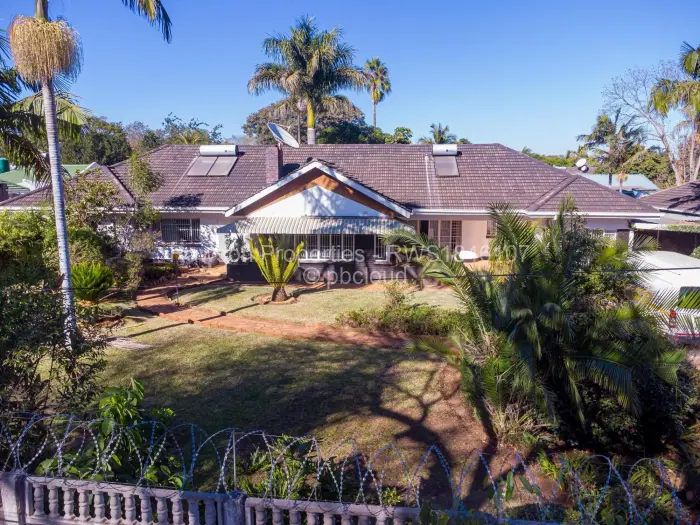 5 Bedroom House for Sale in Alexandra Park, Harare