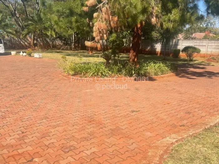 4 Bedroom House to Rent in Borrowdale, Harare