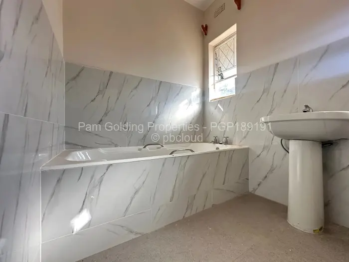 5 Bedroom House to Rent in The Grange