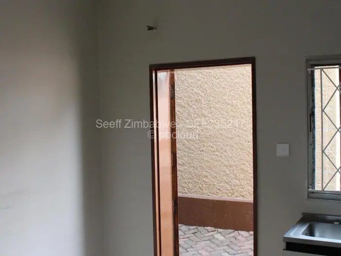 Commercial Property to Rent in Avenues