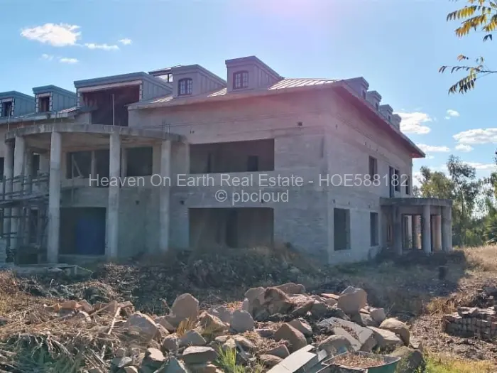 12 Bedroom House for Sale in Hatfield, Harare