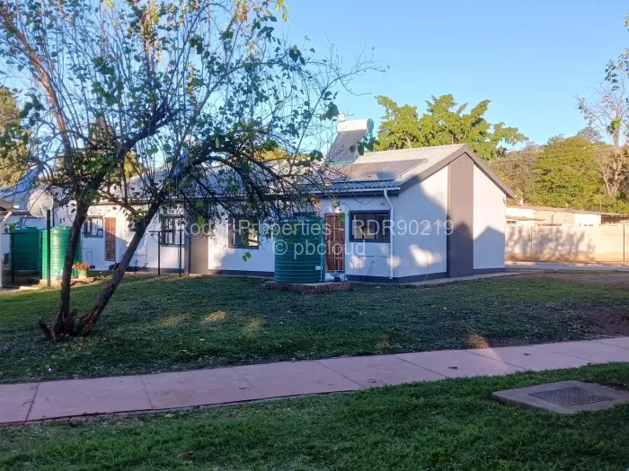 Townhouse/Cluster for Sale in Hillside Byo, Bulawayo