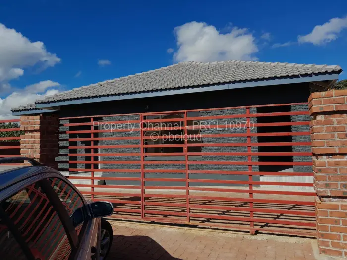 Townhouse/Cluster for Sale in Mabvazuva Estates, Ruwa