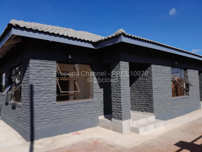 Townhouse/Cluster for Sale in Mabvazuva Estates, Ruwa