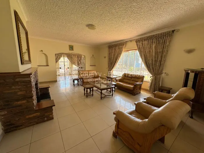 9 Bedroom House to Rent in Borrowdale