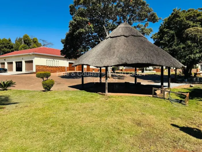 9 Bedroom House to Rent in Borrowdale