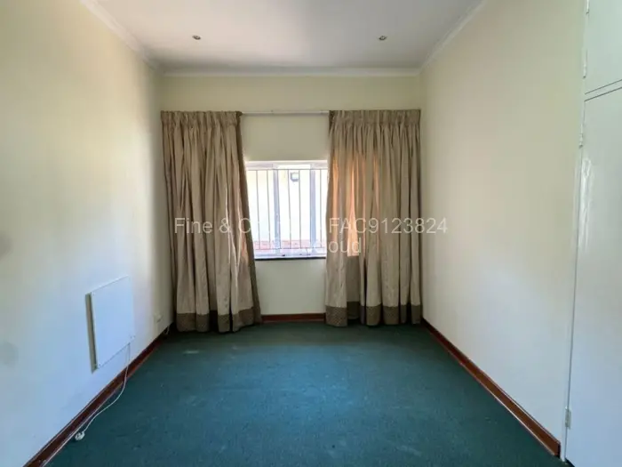 9 Bedroom House to Rent in Borrowdale