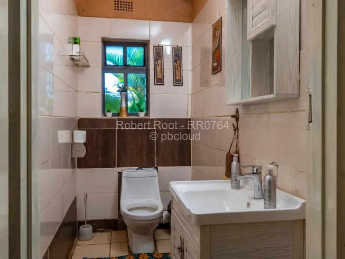 6 Bedroom House for Sale in Hogerty Hill, Harare