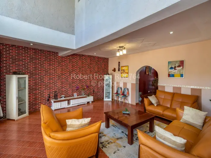 6 Bedroom House for Sale in Hogerty Hill, Harare
