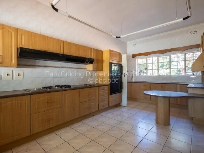 5 Bedroom House for Sale in Ryelands, Harare