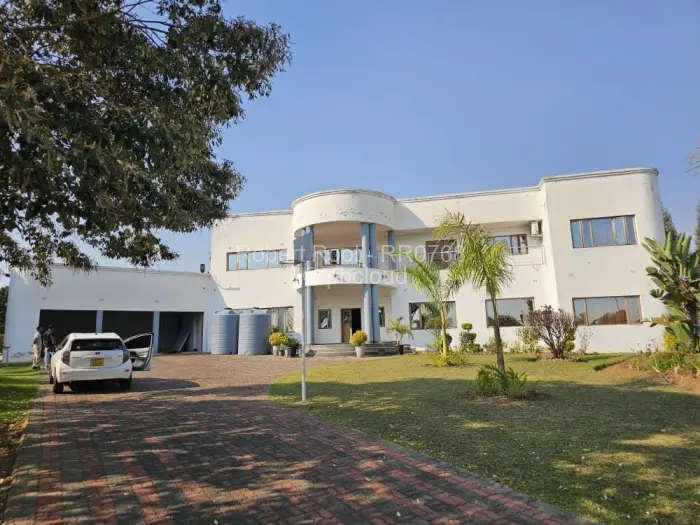 9 Bedroom House for Sale in Borrowdale Brooke, Harare