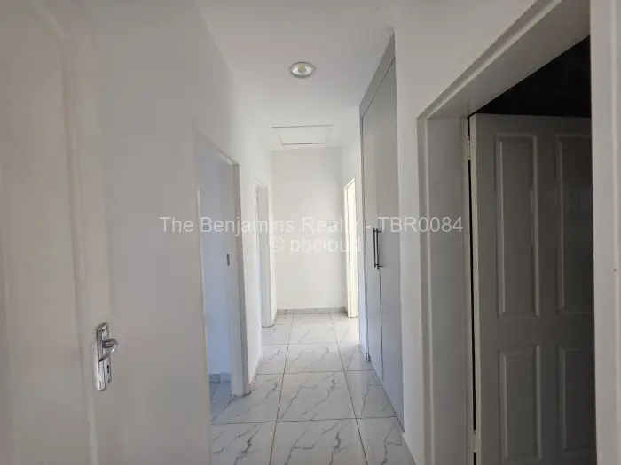 Flat/Apartment to Rent in Avondale West