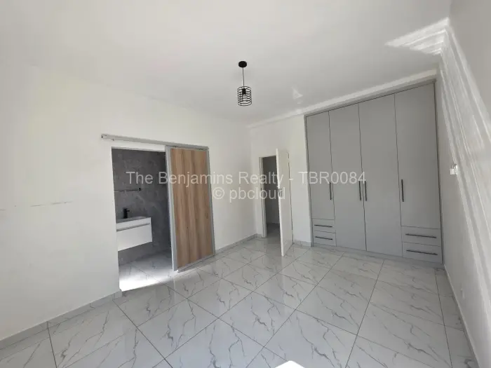 Flat/Apartment to Rent in Avondale West