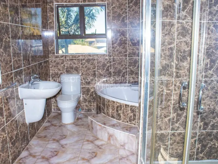 5 Bedroom House for Sale in Shawasha Hills, Harare