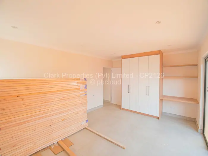 Townhouse/Complex/Cluster for Sale in Newlands, Harare