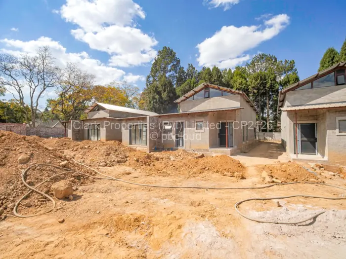 Townhouse/Complex/Cluster for Sale in Newlands, Harare