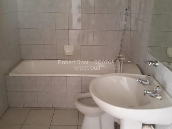 Flat/Apartment to Rent in Newlands, Harare
