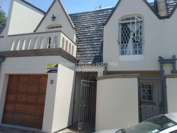 Flat/Apartment to Rent in Newlands, Harare