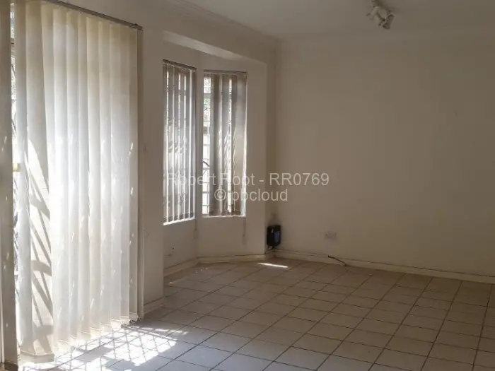 Flat/Apartment to Rent in Newlands, Harare