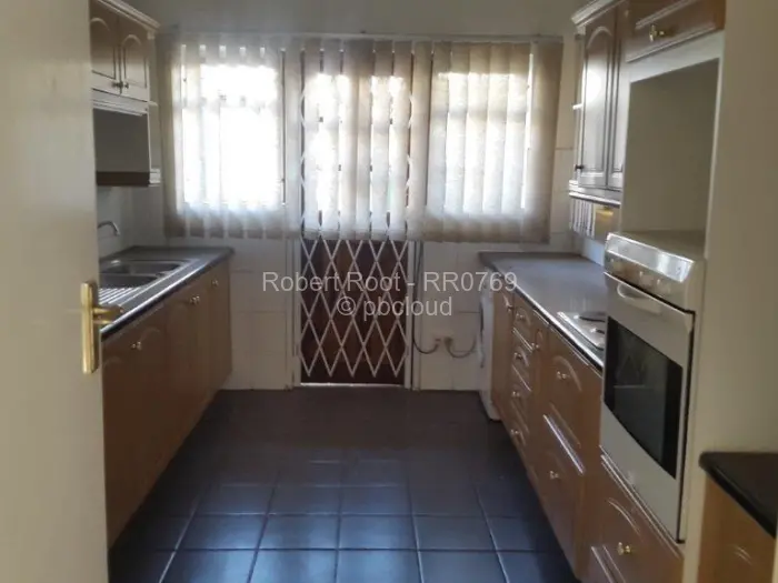 Flat/Apartment to Rent in Newlands, Harare