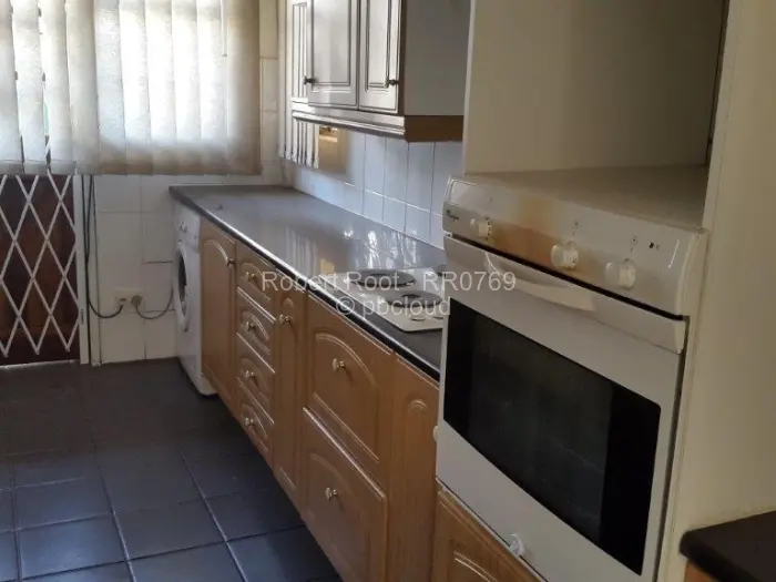 Flat/Apartment to Rent in Newlands, Harare