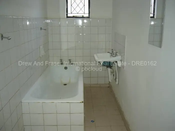 3 Bedroom House to Rent in Braeside