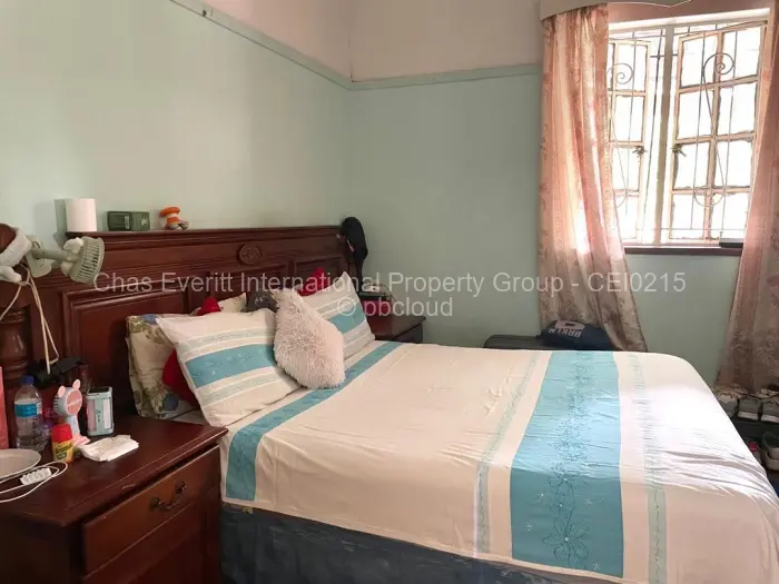 3 Bedroom House for Sale in Kumalo, Bulawayo