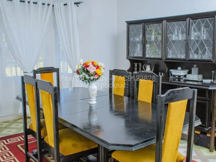 6 Bedroom House to Rent in Borrowdale