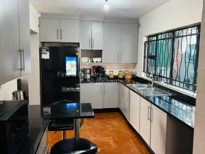 Townhouse/Cluster to Rent in Highlands, Harare