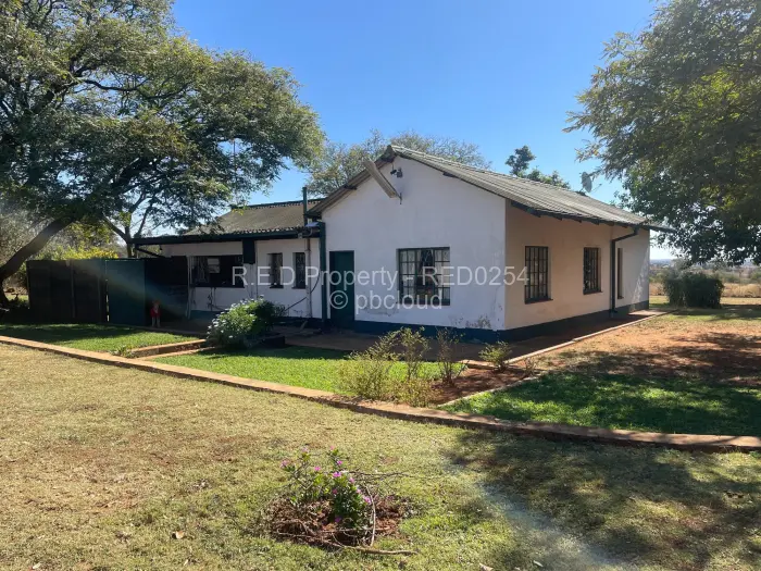 3 Bedroom House for Sale in Worringham, Bulawayo