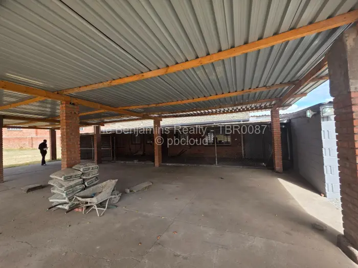 Commercial Property to Rent in Msasa