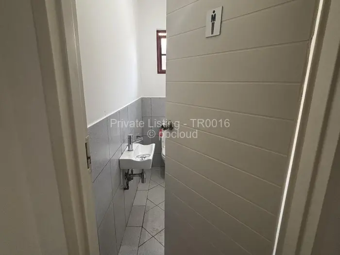Commercial Property to Rent in Borrowdale