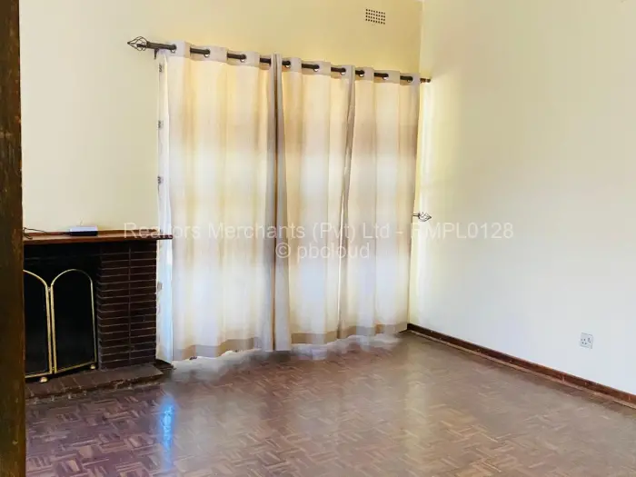 3 Bedroom House to Rent in Ashdown Park