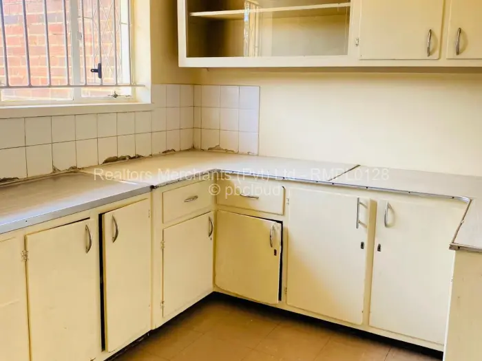 3 Bedroom House to Rent in Ashdown Park