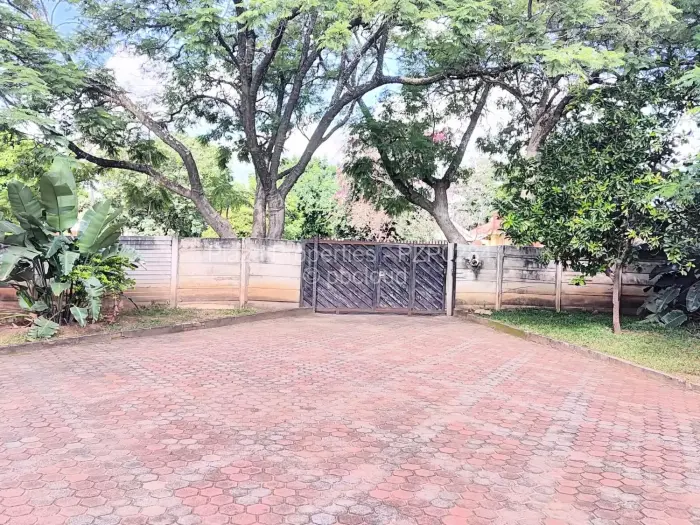 1 Bedroom Cottage/Garden Flat to Rent in Waterfalls, Harare