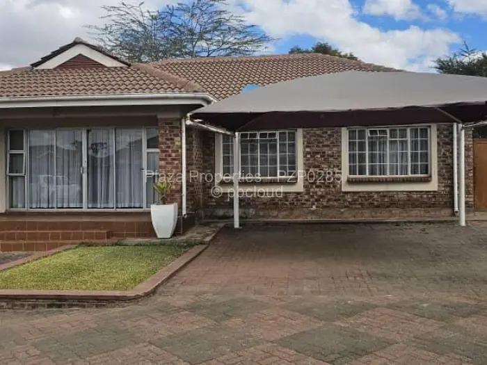Townhouse/Complex/Cluster for Sale in Waterfalls, Harare
