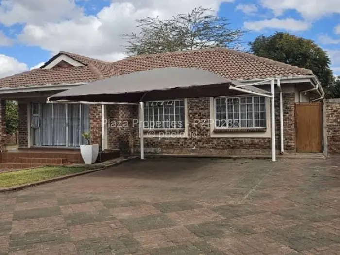 Townhouse/Complex/Cluster for Sale in Waterfalls, Harare